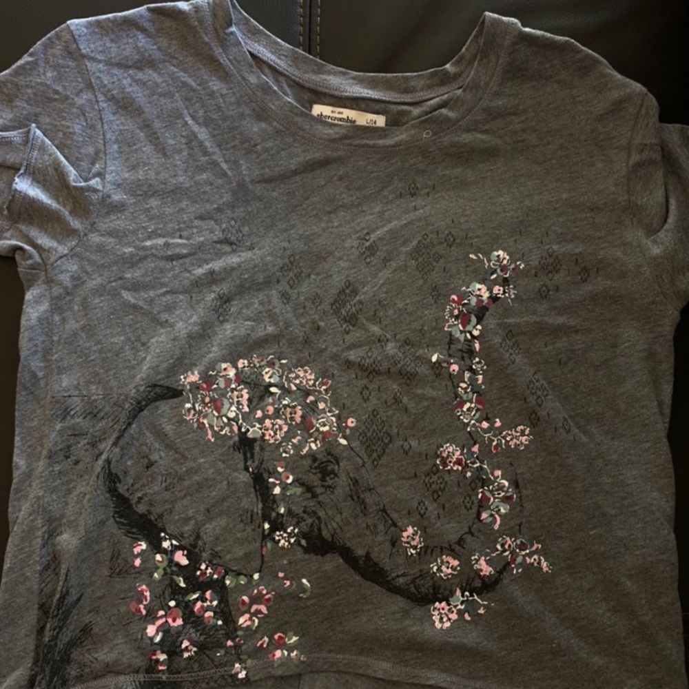 cute comfy stylish top:)